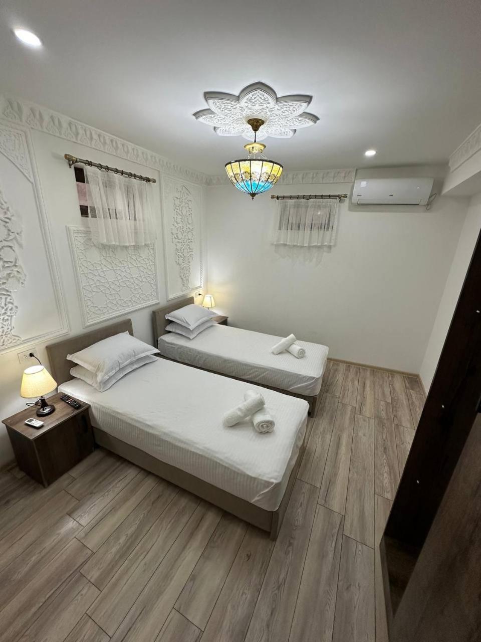 Everland Guest House Бухара Екстер'єр фото