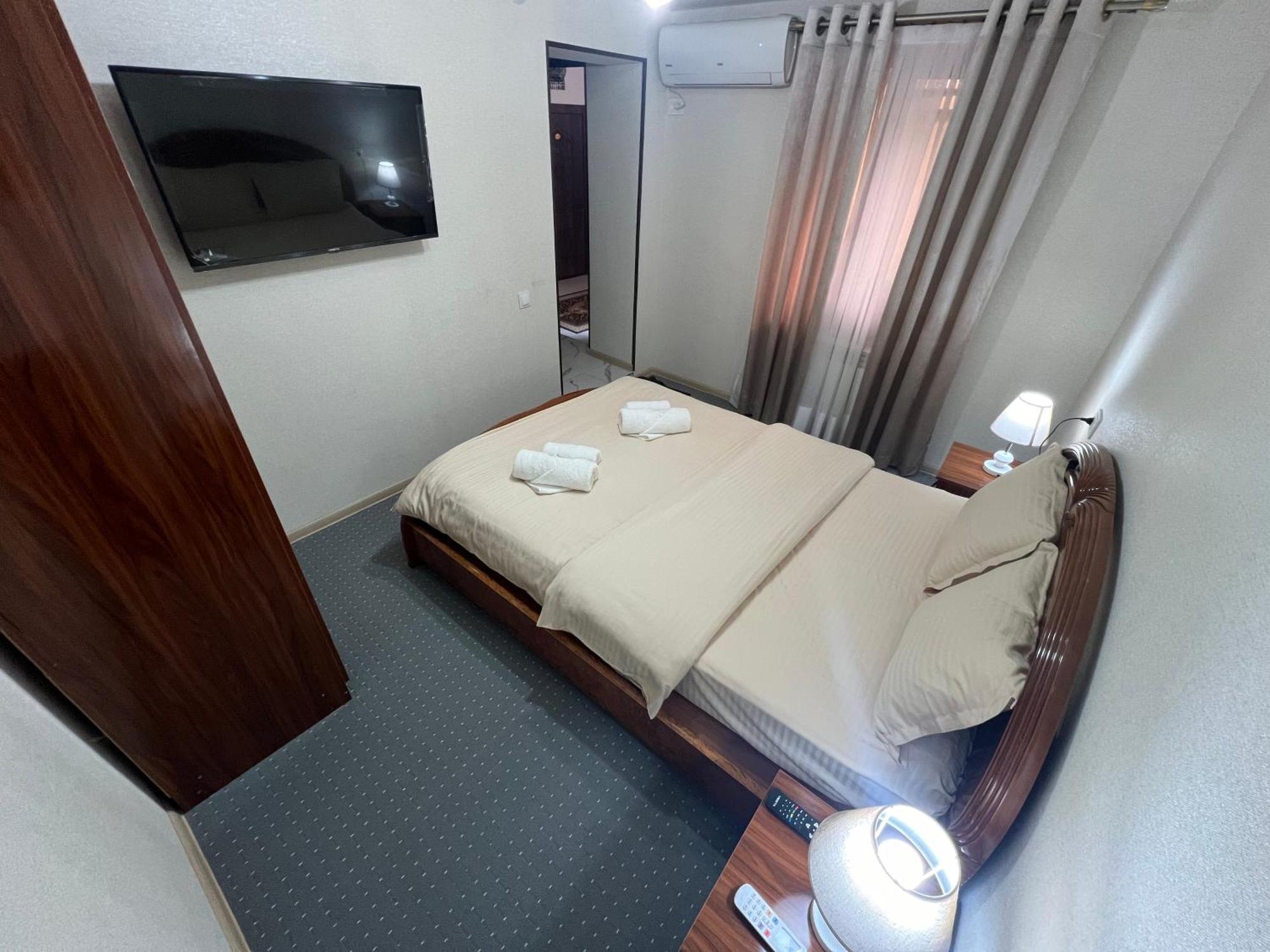 Everland Guest House Бухара Екстер'єр фото