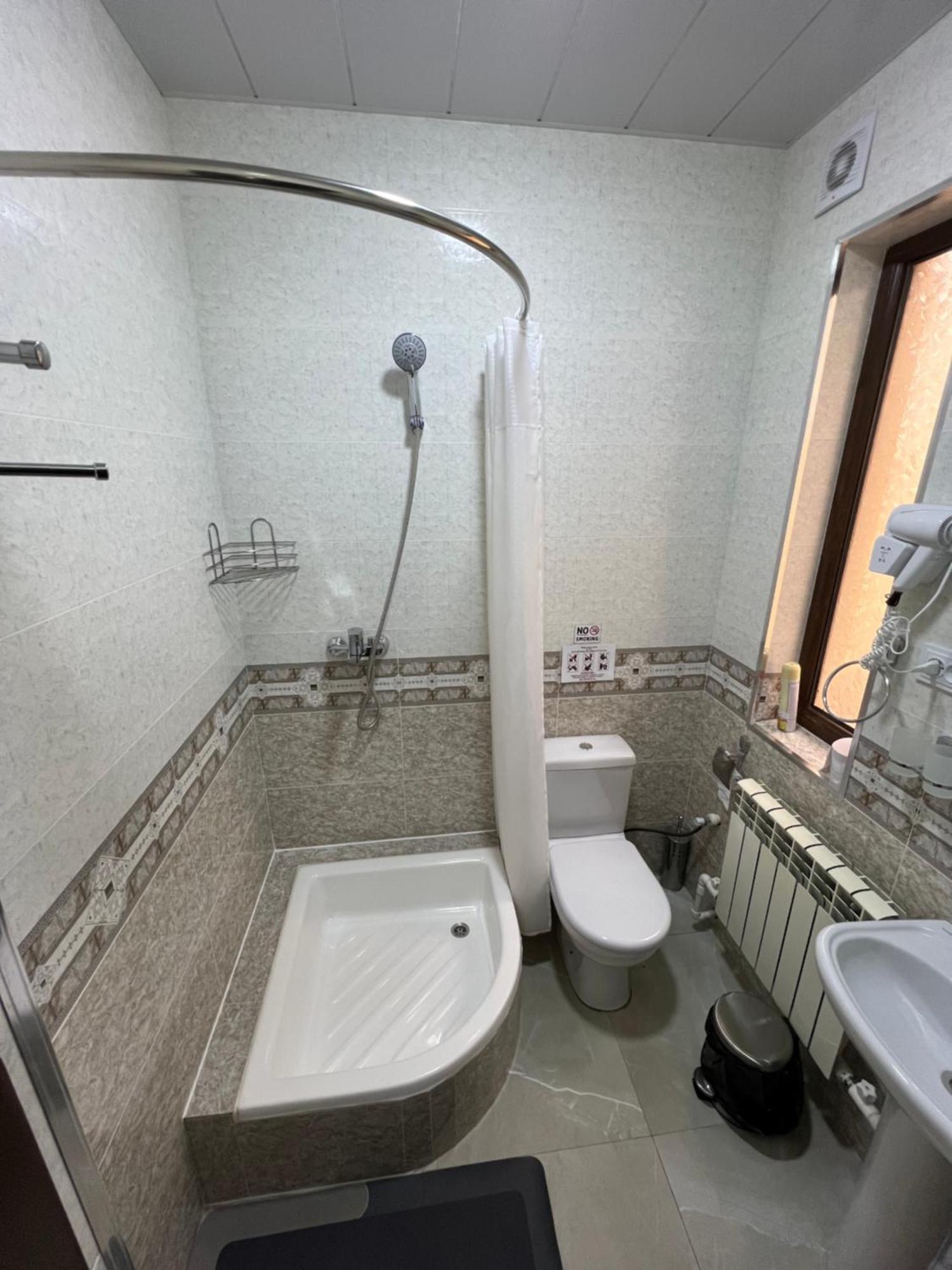 Everland Guest House Бухара Екстер'єр фото