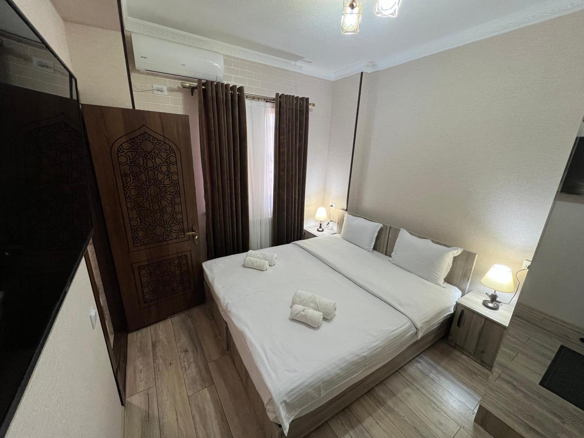 Everland Guest House Бухара Екстер'єр фото