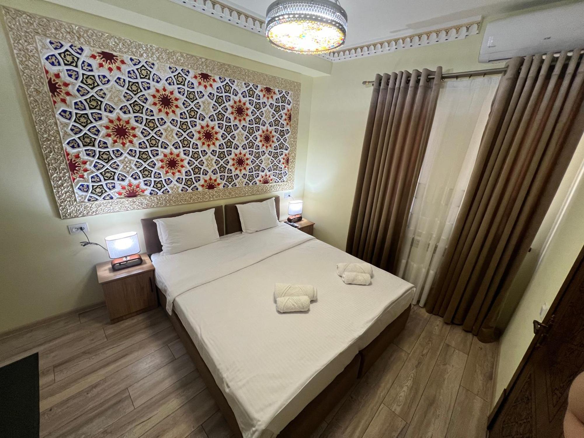 Everland Guest House Бухара Екстер'єр фото